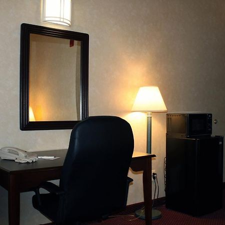 Comfort Suites Detroit/Warren Dış mekan fotoğraf
