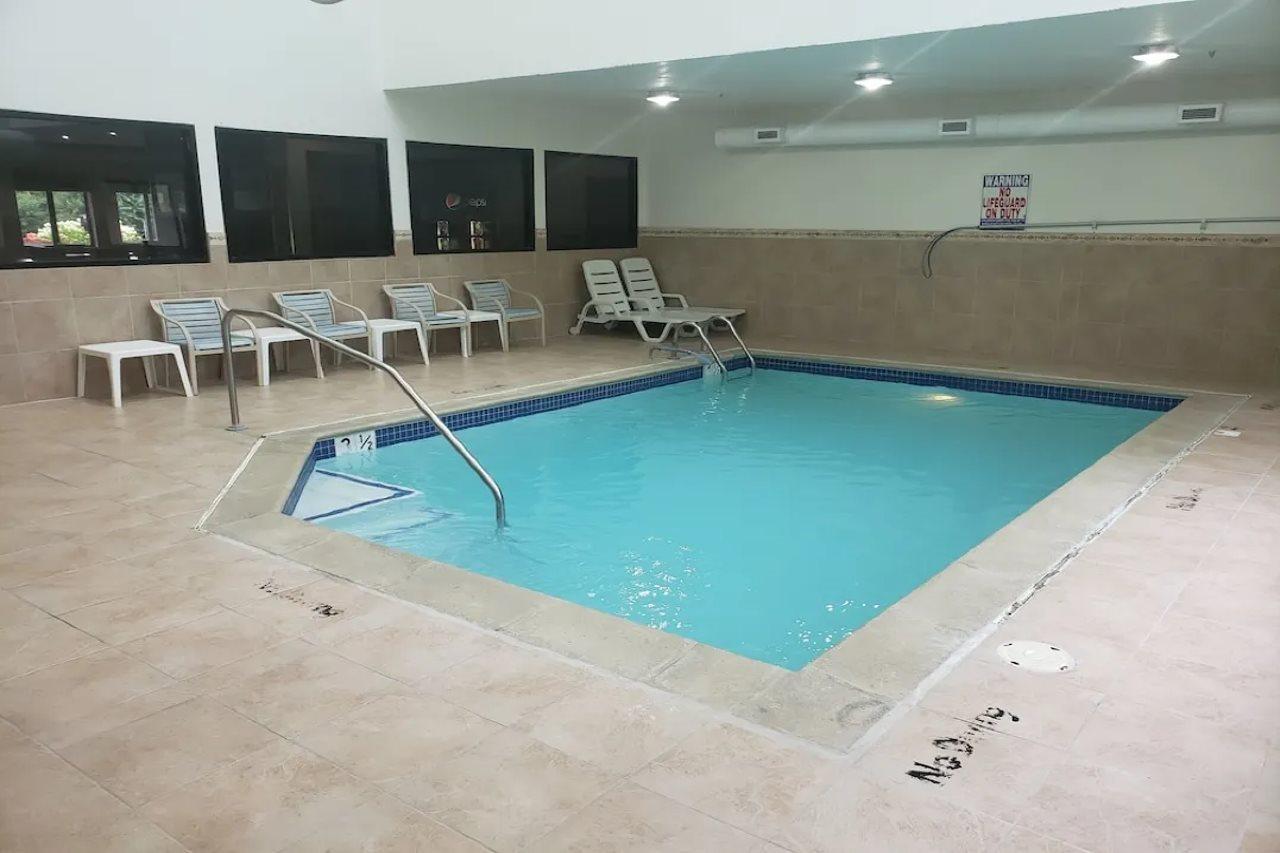 Comfort Suites Detroit/Warren Dış mekan fotoğraf